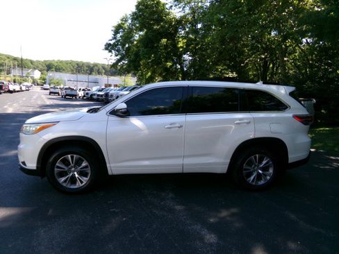 Used 2014 Toyota Highlander Plus AWD/4WD image 6