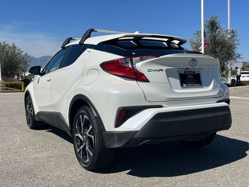 Used 2018 Toyota C-HR XLE FWD image 3