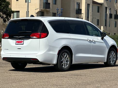 New 2026 Chrysler Voyager LX image 4