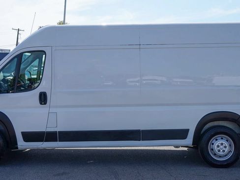 Used 2021 RAM ProMaster 2500 FWD image 4