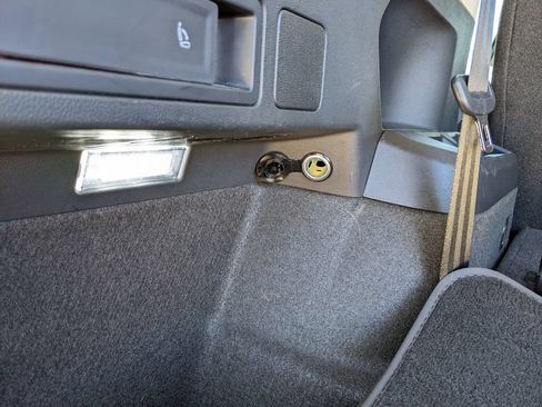 Used 2023 Volkswagen Tiguan SE FWD image 27