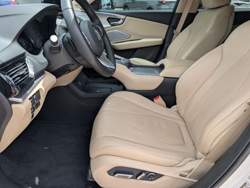Certified 2023 Acura RDX FWD w/ Technology Package image 9