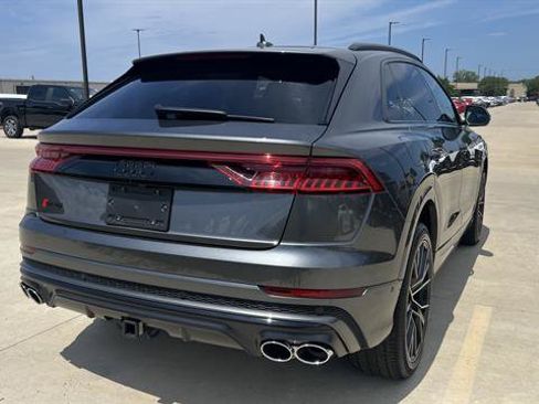 Used 2023 Audi SQ8 Prestige AWD/4WD image 3
