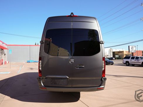 Used 2020 Mercedes-Benz Sprinter 2500 image 7