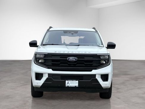 Used 2025 Ford Expedition Active AWD/4WD image 9