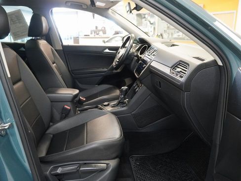 Used 2019 Volkswagen Tiguan S image 33