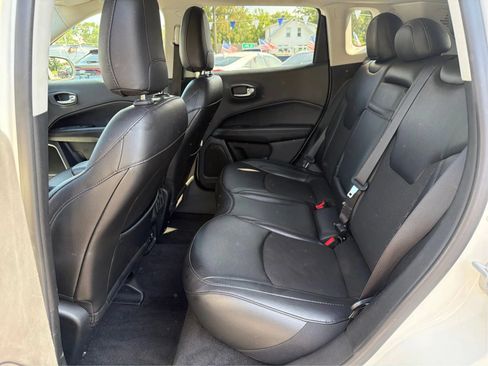 Used 2019 Jeep Compass Latitude AWD/4WD image 10