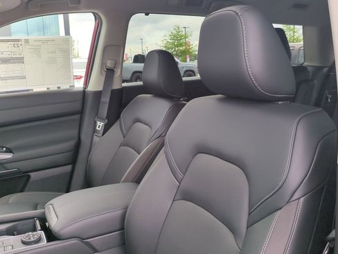 New 2026 Nissan Pathfinder SL w/ SL Premium Package AWD/4WD image 15