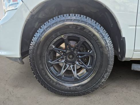Used 2015 RAM 1500 Laramie Limited AWD/4WD image 9