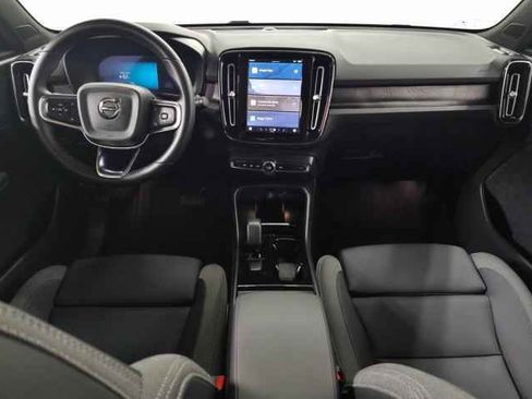 Certified 2023 Volvo C40 Recharge Core image 16