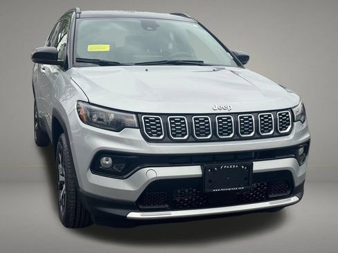 Used 2025 Jeep Compass Limited AWD/4WD image 8