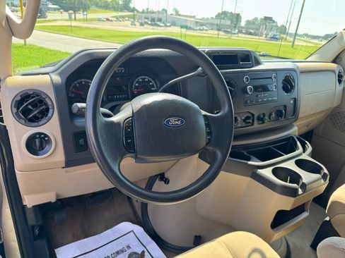 Used 2012 Ford E-350 and Econoline 350 XLT RWD image 27