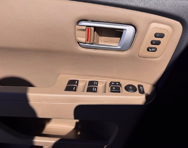 Used 2015 Honda Pilot Touring image 18