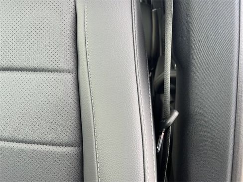 Used 2025 Mercedes-Benz GLS 450 4MATIC image 15