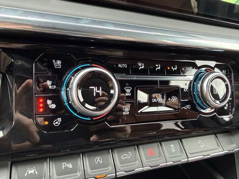 New 2026 GMC Sierra 1500 Denali Ultimate w/ LPO, Black Badging Package image 24