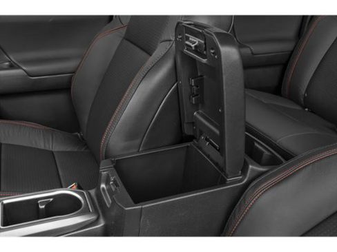 Used 2021 Toyota Tacoma SR5 AWD/4WD image 12