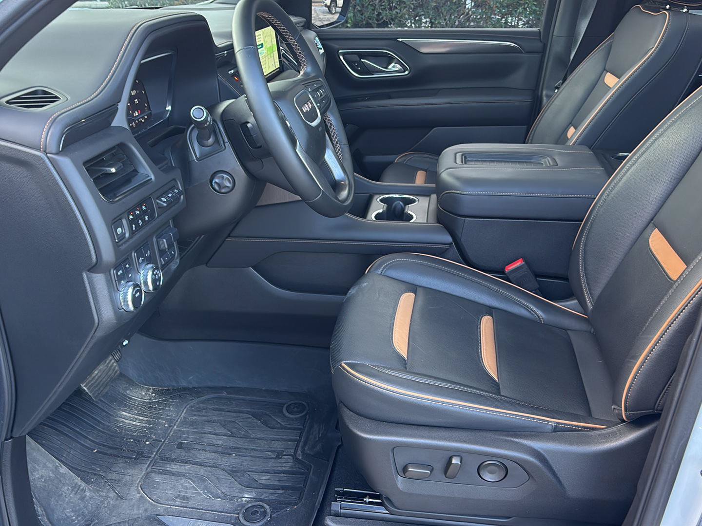 Certified 2024 GMC Yukon AT4 w/ Technology Package AWD/4WD image 13