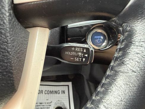 Used 2017 Toyota Prius Prime Premium FWD image 22