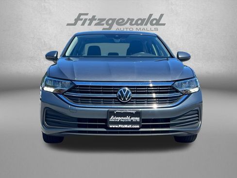 Used 2024 Volkswagen Jetta SE FWD image 6
