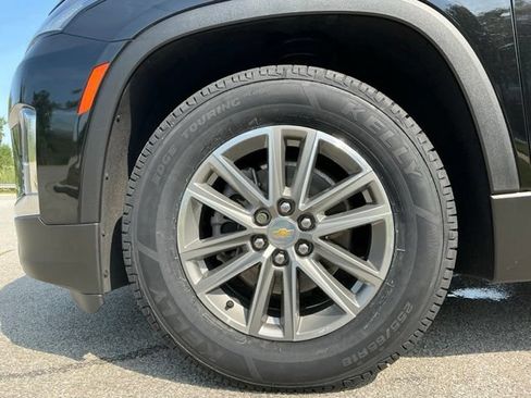 Used 2023 Chevrolet Traverse LT FWD image 14