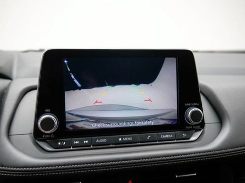 Used 2025 Nissan Rogue SV AWD/4WD image 29