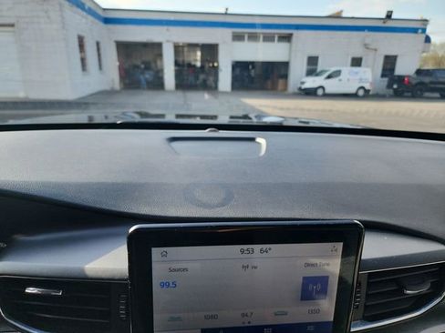 Used 2021 Ford Explorer XLT w/ Equipment Group 202A image 27