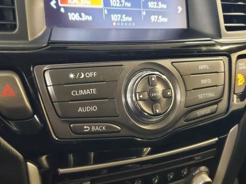 Used 2019 Nissan Pathfinder S AWD/4WD image 24