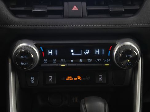 Used 2025 Toyota RAV4 XLE w/ Convenience Package AWD/4WD image 19