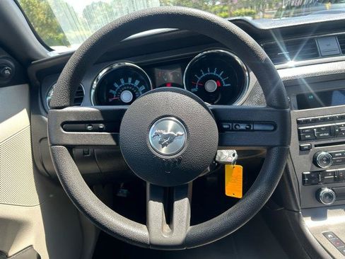 Used 2010 Ford Mustang GT RWD image 12
