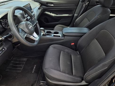 Used 2025 Nissan Altima 2.5 SV FWD image 27