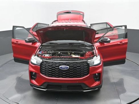Used 2025 Ford Explorer ST-Line w/ Premium Package RWD image 36