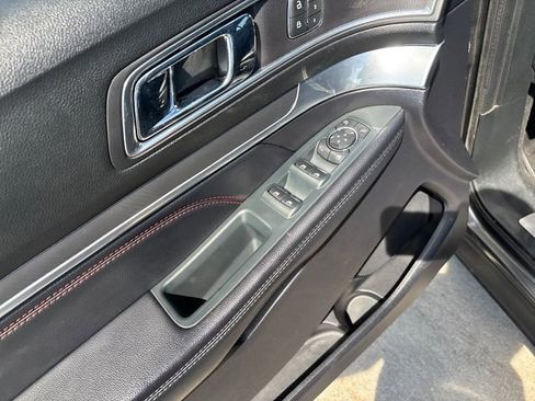 Used 2019 Ford Explorer Sport w/ Equipment Group 401A AWD/4WD image 11