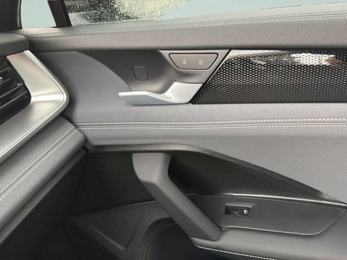 New 2026 Volkswagen Tiguan SE FWD image 14