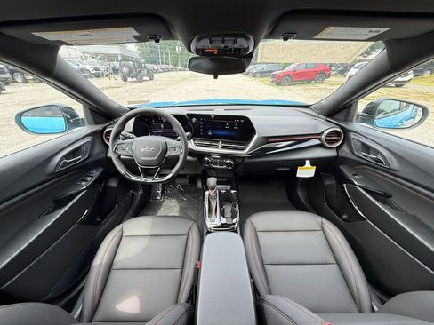 New 2026 Chevrolet Trax RS w/ Sunroof Package FWD image 22
