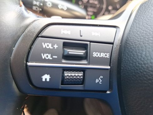 Used 2025 Honda CR-V Sport image 21