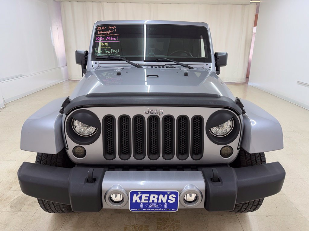 Used 2018 Jeep Wrangler Unlimited Sahara AWD/4WD image 8