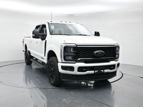 New 2026 Ford F250 Lariat w/ Black Appearance Package AWD/4WD image 5
