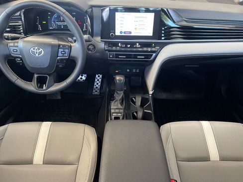 Certified 2025 Toyota Camry SE w/ Convenience Package FWD image 3