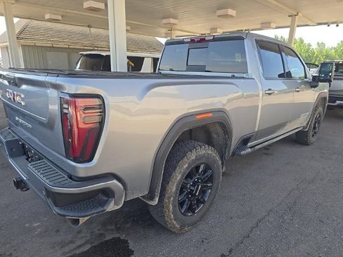 Used 2025 GMC Sierra 2500 AT4 w/ Technology Package AWD/4WD image 4