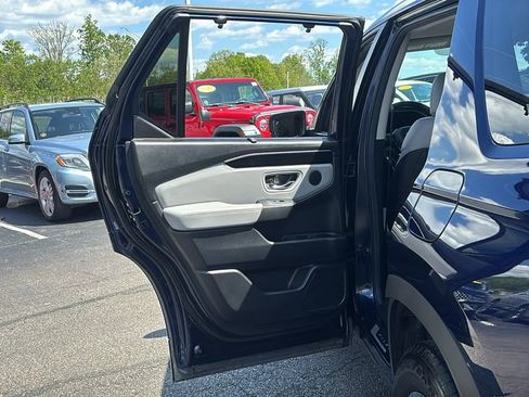Used 2025 Honda Pilot EX-L image 28