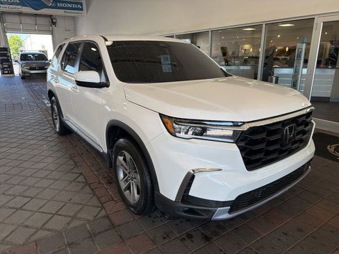 Used 2024 Honda Pilot EX-L image 2