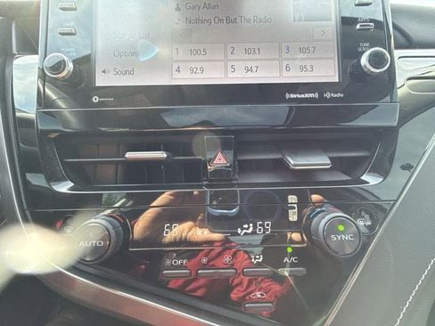 Used 2021 Toyota Camry XSE image 18