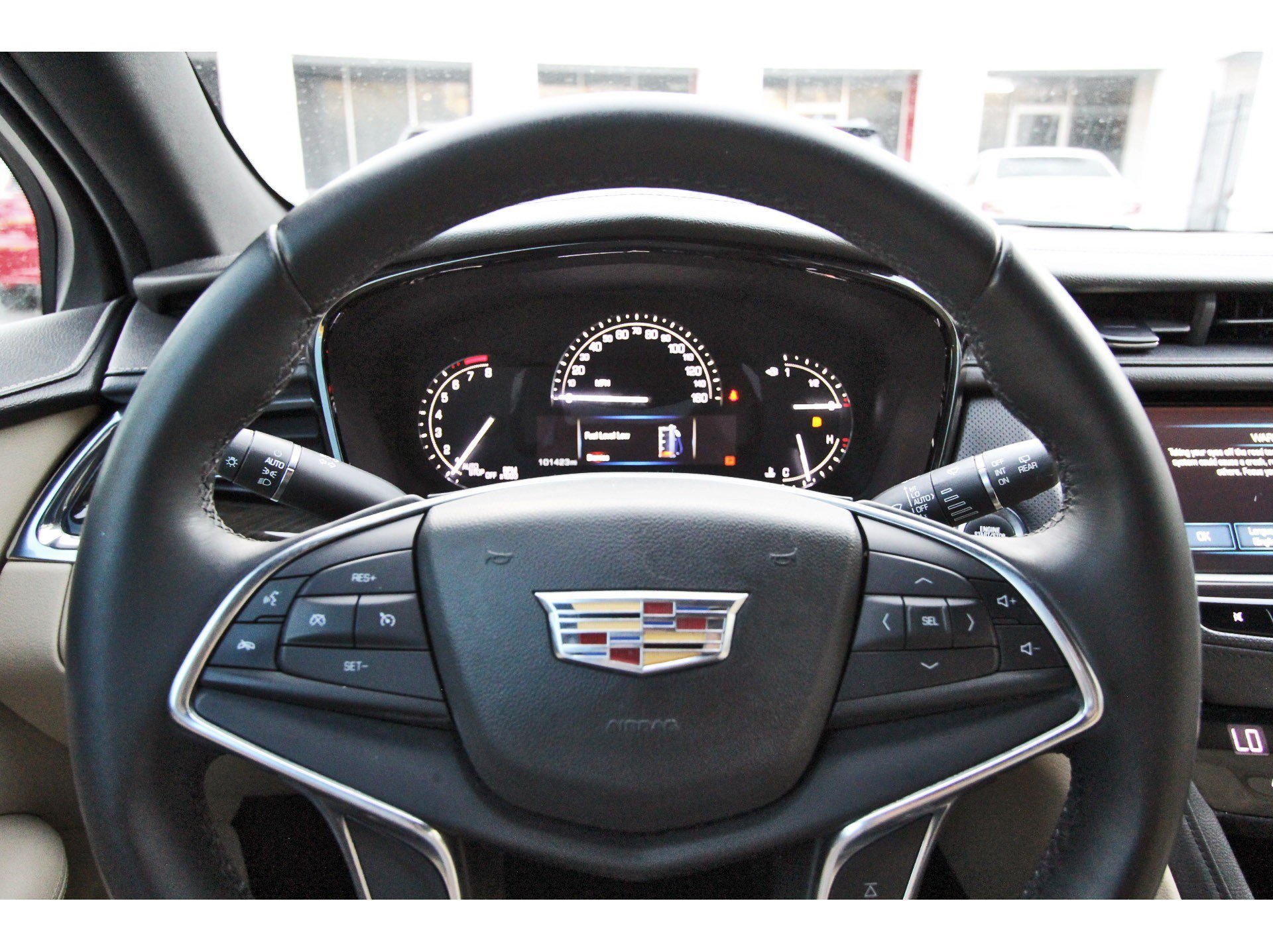 Used 2018 Cadillac XT5 FWD image 16