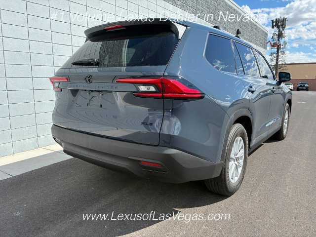 Used 2024 Toyota Grand Highlander FWD image 3