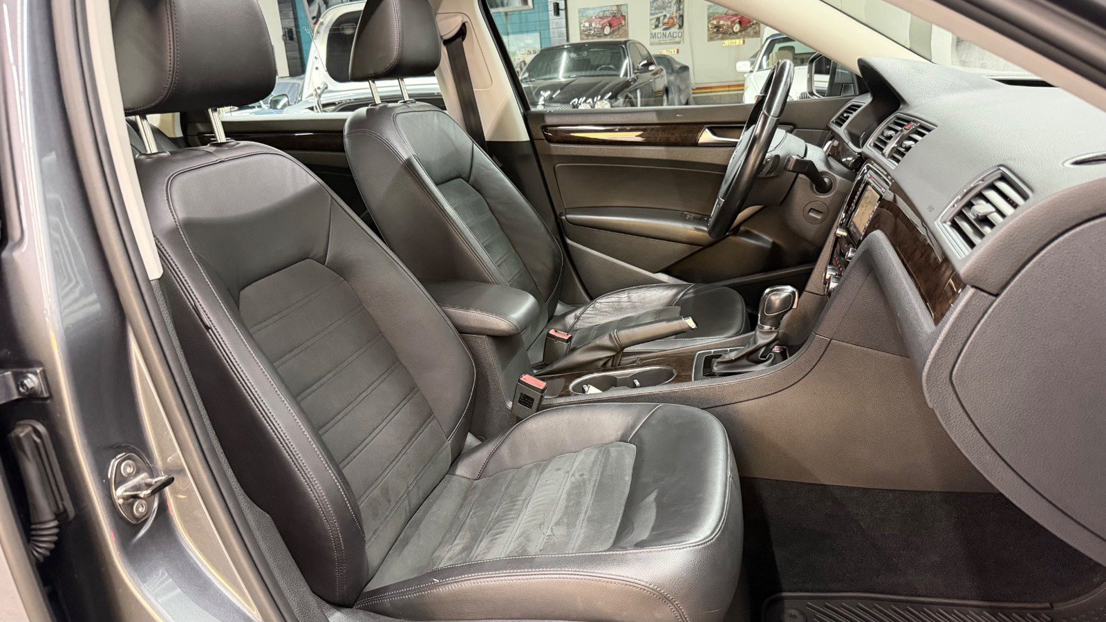 Used 2014 Volkswagen Passat 3.6 SEL Premium FWD image 34