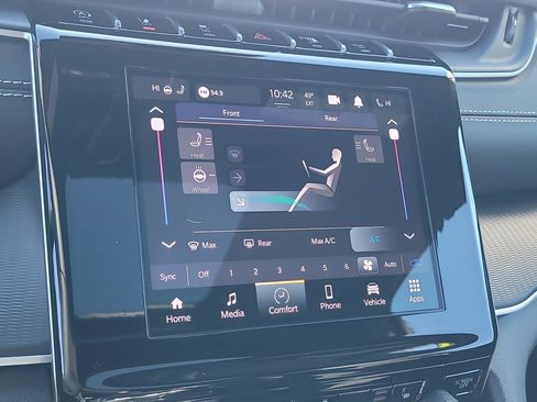 Used 2023 Jeep Grand Cherokee L Laredo image 27