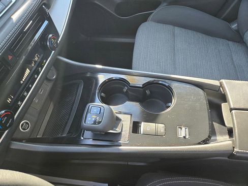 Used 2021 Nissan Rogue SV image 11