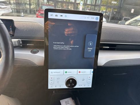 Used 2021 Ford Mustang Mach-E Select w/ Comfort/Appearance Package image 3