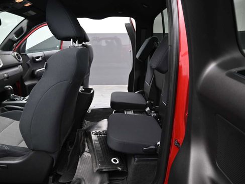 Used 2020 Toyota Tacoma TRD Off-Road image 16