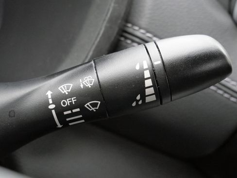 Used 2023 Nissan Sentra SV image 31